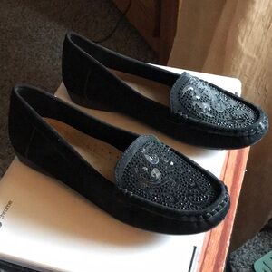Elegant Black Loafers with Embellished Design